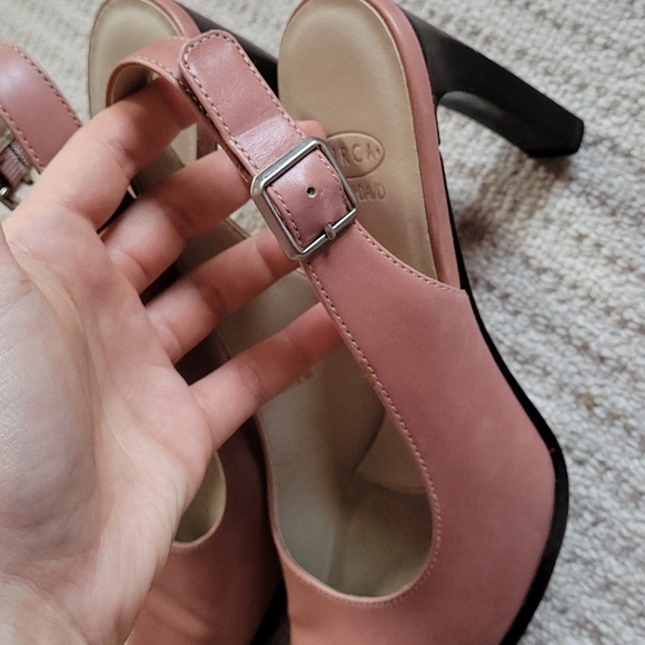 Dusty pink pointy toe heels - Picture 2 of 7